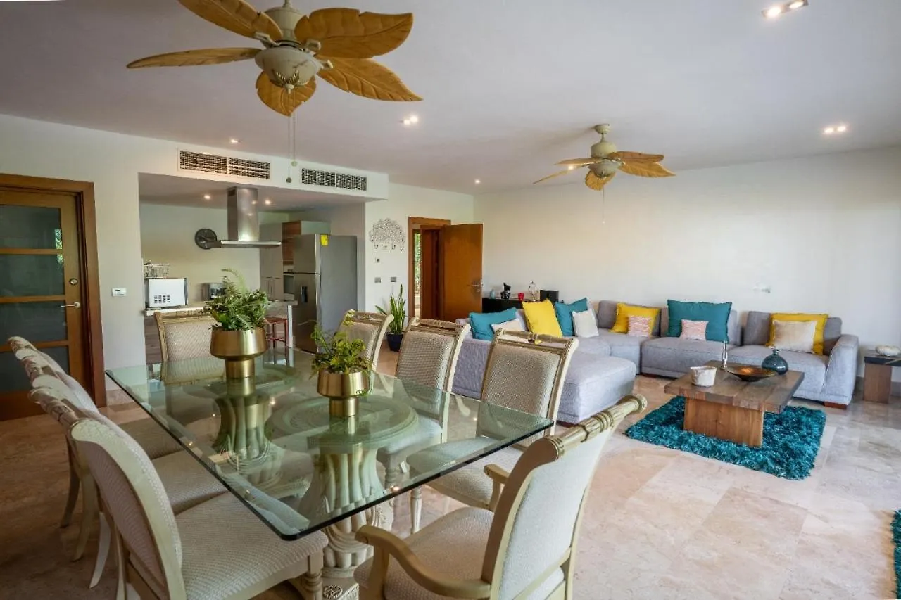 2Br Beachfront Exclusive Condo W/ Top Features Cancún Mexico