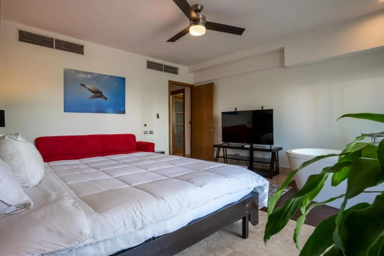 2Br Beachfront Exclusive Condo W/ Top Features Cancun