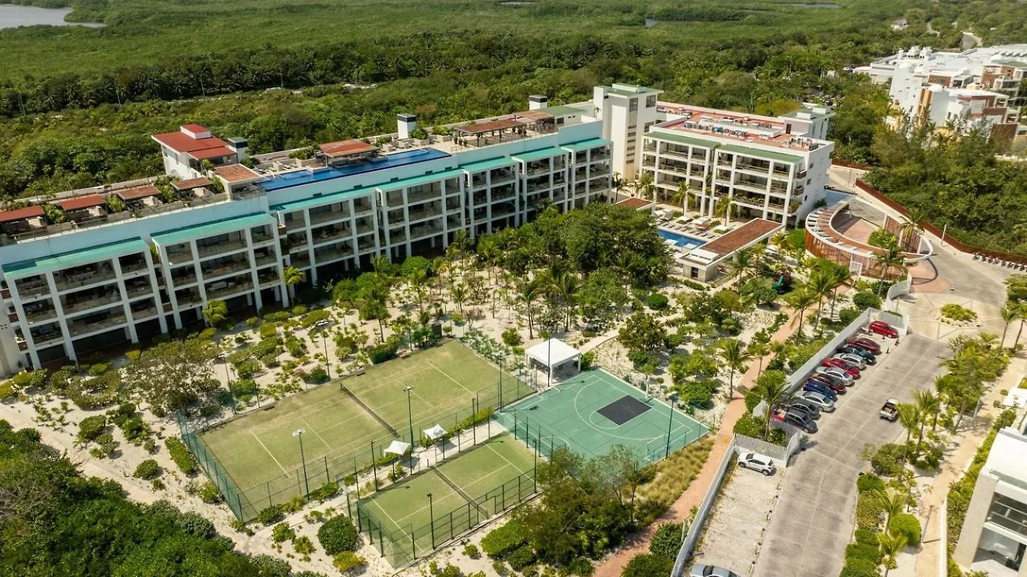 Apartment 2Br Beachfront Exclusive Condo W/ Top Features Cancun