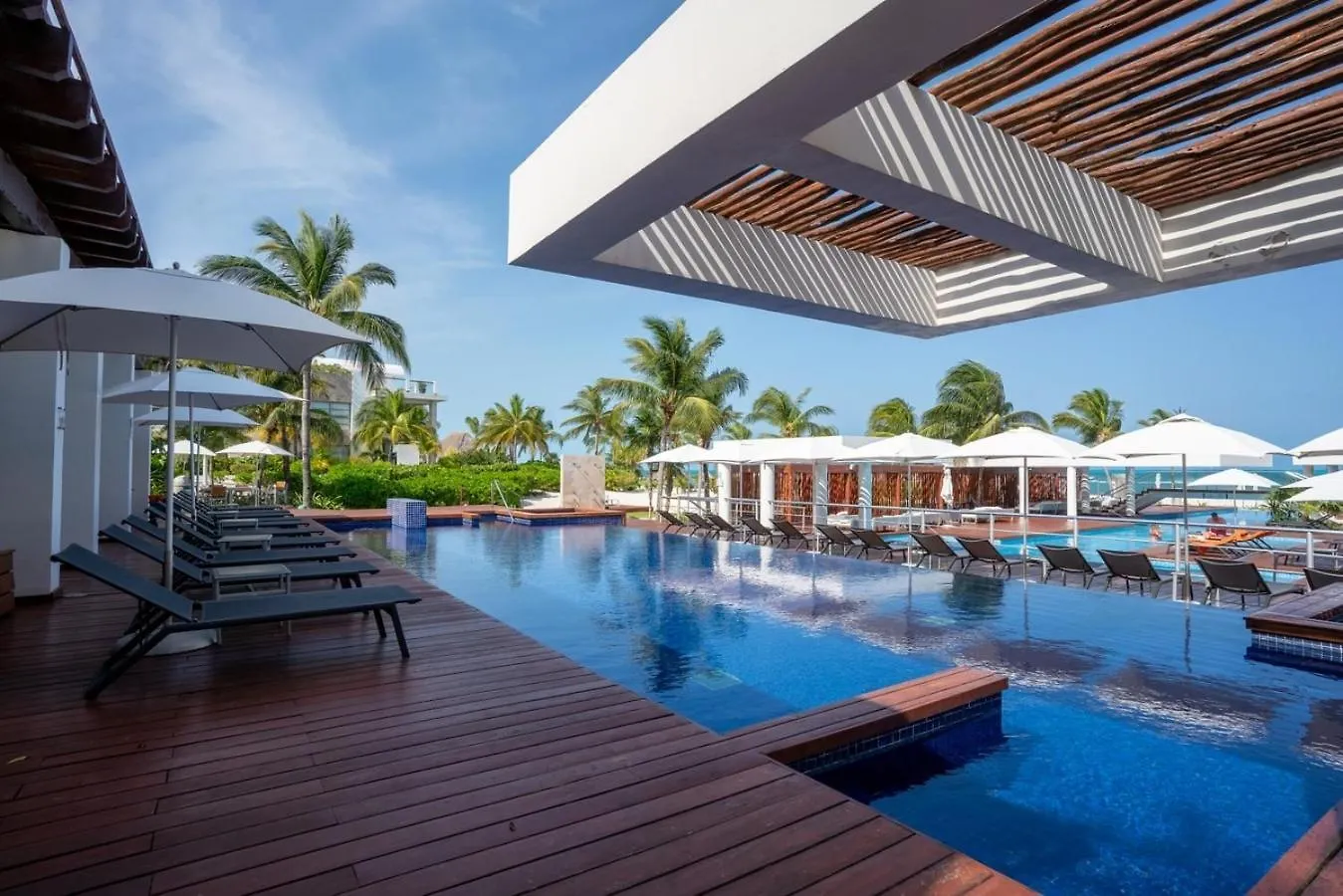 2Br Beachfront Exclusive Condo W/ Top Features Cancun 0*,
