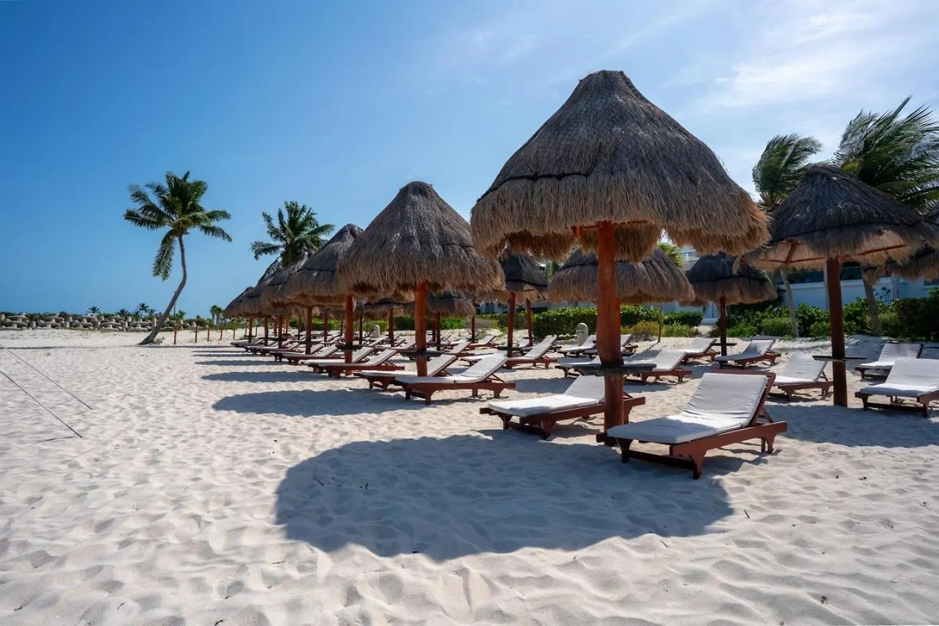 2Br Beachfront Exclusive Condo W/ Top Features Cancun